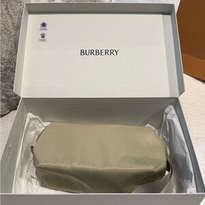 Burberry Beauty Unisex Travel Bag and Samples